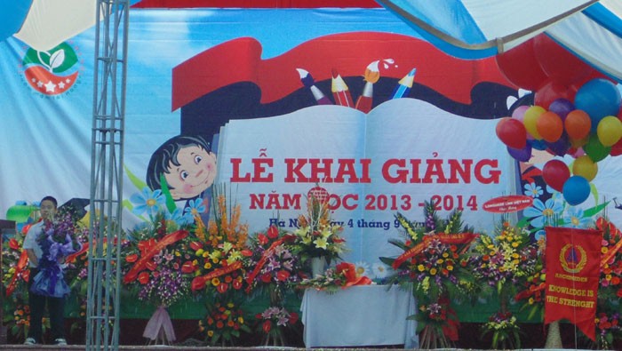 Trường tiểu học Ngôi Sao Hà Nội long trọng tổ chức lễ khai giảng năm học 2013 - 2014. (Ảnh: Đình Hường).